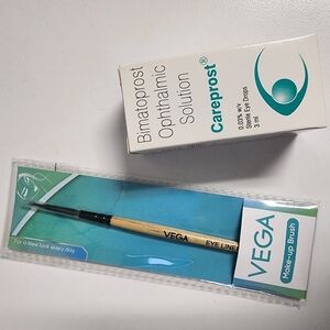 Eyelash serum with brush